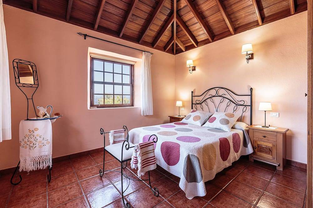 Casa con Bonitas Vistas y Cerca del Centro del Pueblo de Garafía, La Palma in Garafía, La Palma Nord