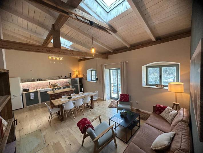Ferienwohnung für 8 Personen, mit Terrasse und Garten sowie Pool und Sauna