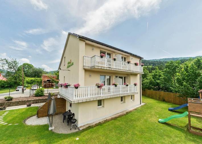 Apartament wakacyjny dla 4 osób, z widok i ogród w Międzybrodzie Żywieckie