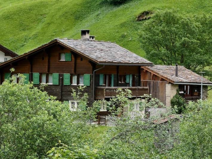 Ferienwohnung für 6 Personen, mit Balkon und Garten sowie Ausblick in Vals