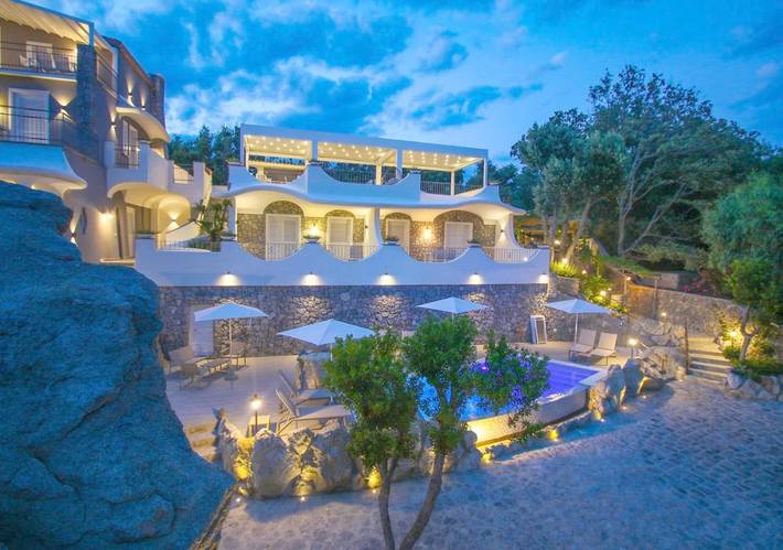 Location de vacances pour 6 personnes, avec vue ainsi que jardin et piscine à Forio - 2