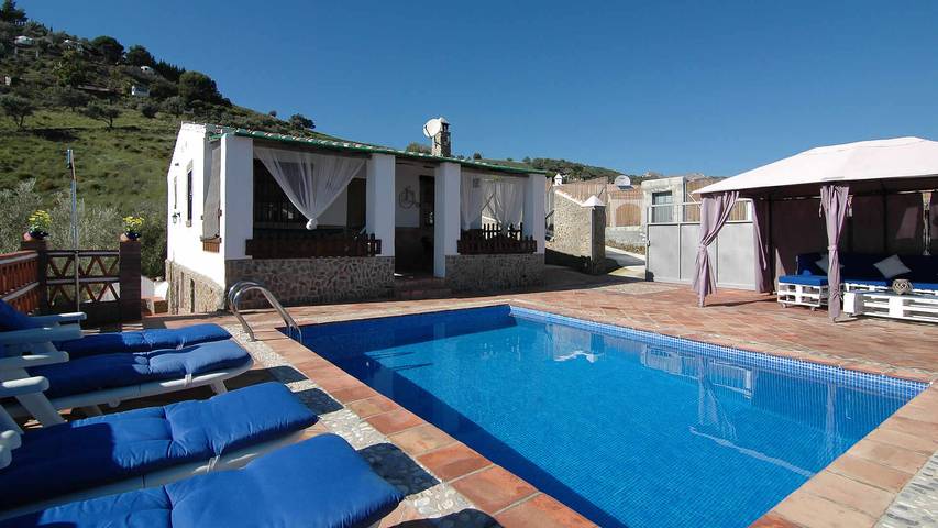 Villa pour 4 personnes, avec balcon et jardin - 1