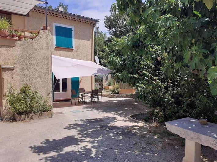 Gîte pour 5 personnes, avec jardin et piscine à Châteaudouble - 4