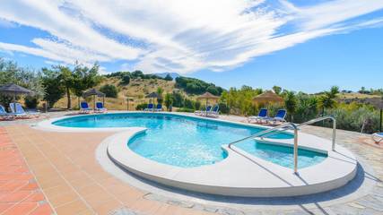 Casa rural para 4 personas, con piscina y balcón/terraza en Viñuela