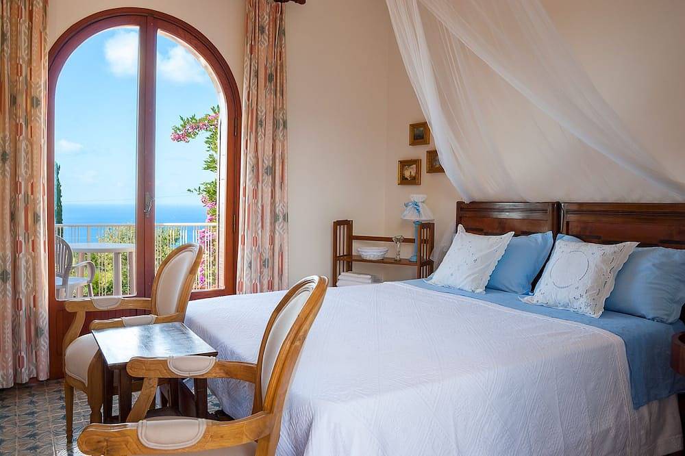 Promotion Sperlonga, sea view, large garden, parking, pets allowed, Wifi in Sperlonga, Latina Province
