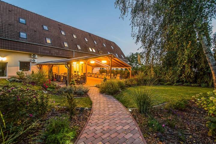 Bed and Breakfast für 11 Personen, mit Garten und Sauna sowie Whirlpool - 1