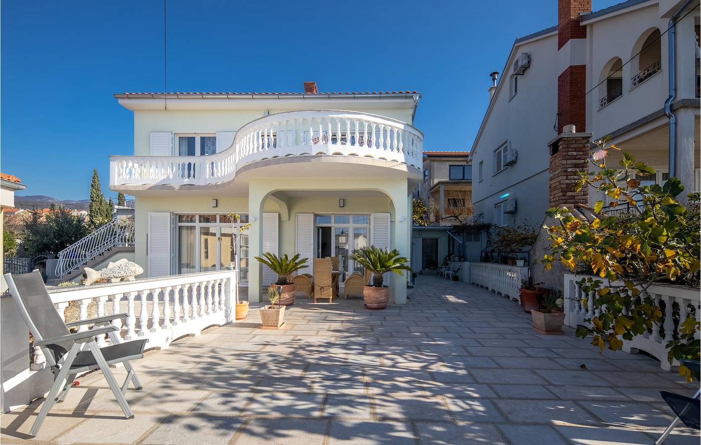 Ganze Ferienwohnung, Gemütliche 66 m² große Ferienwohnung am Meer mit Terrasse, WLAN und Parkplatz in Novi Vinodolski, Primorje-Gorski Kotar