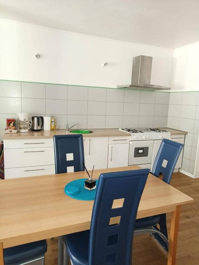 Appartement entier, One-Bedroom Apartment in Bourbon-l'Archambault, Allier