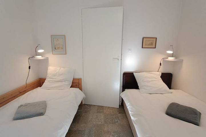 Ganze Wohnung, Grand Appartement de 75m2, 2 Chambres et Jardin in Nîmes, Nimes und Umgebung