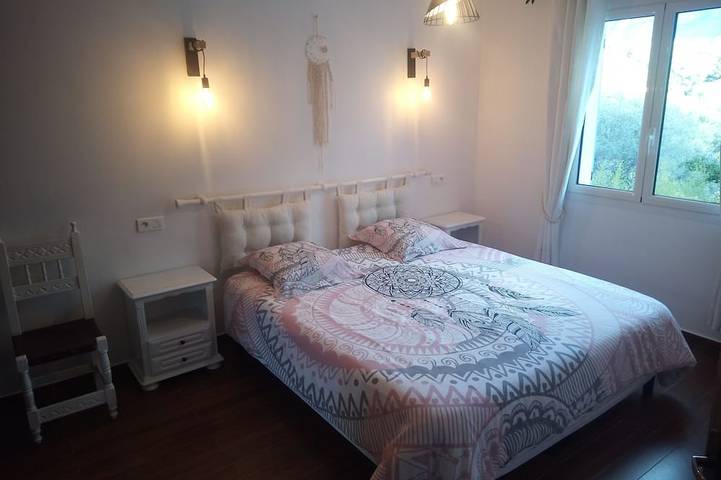 Location de vacances pour 6 personnes, avec jardin ainsi que terrasse et jacuzzi, animaux acceptés à Sainte-Agnès - 2