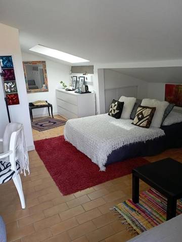 Chambre d’hôte pour 3 personnes, avec piscine et vue ainsi que jardin et terrasse à Villecroze