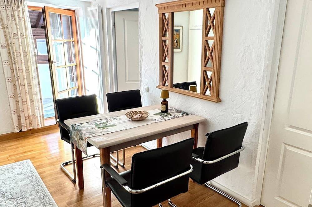 Ganze Wohnung, Ferienwohnung 48 m² mit großem Balkon in Höslwang, Chiemsee