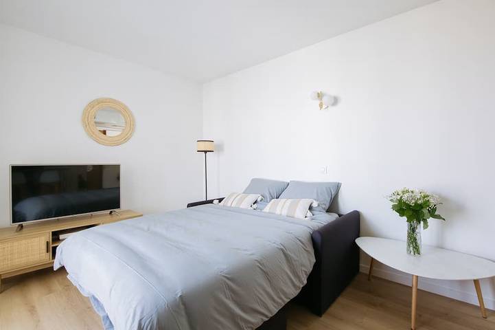 Apartamento entero, Modern and cosy apartment with a beautiful terrace and parking, Paris La Défense in Courbevoie, Altos del Sena