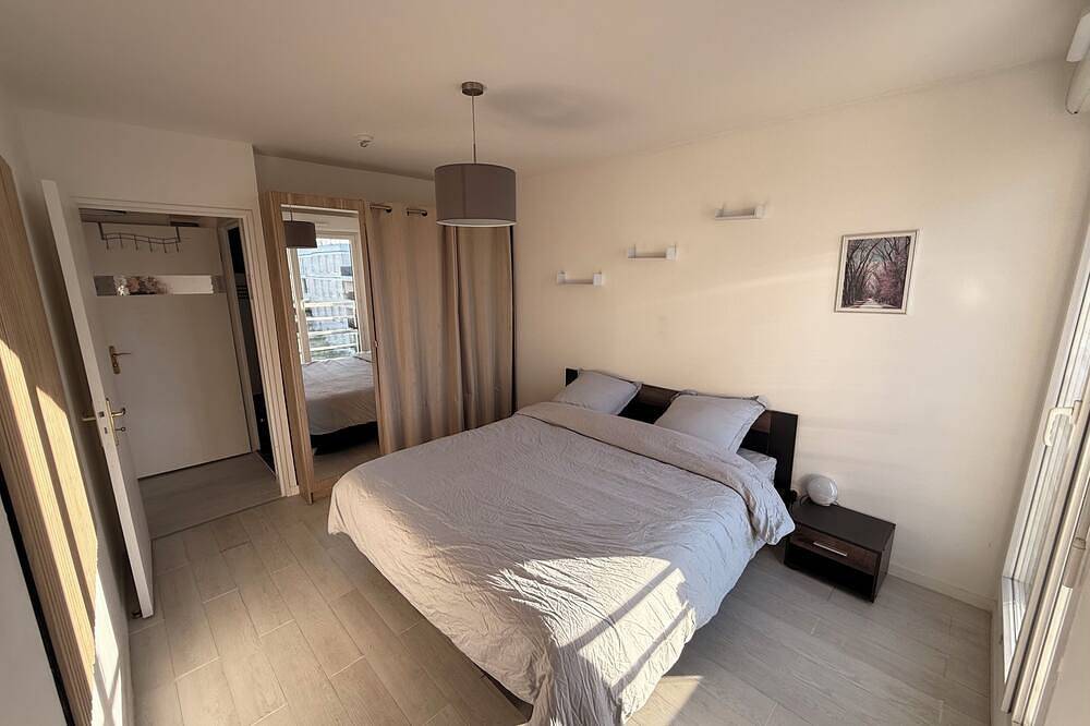Ganze Wohnung, Large bright apartment 70m2 + 2 parking spaces in Massy-Palaiseau in Massy, Essonne