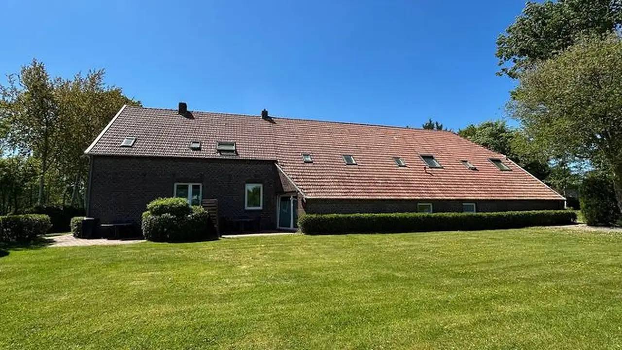 Entire holiday apartment, Holiday apartment for 4 people with terrace in Aurich, Nordseeküste