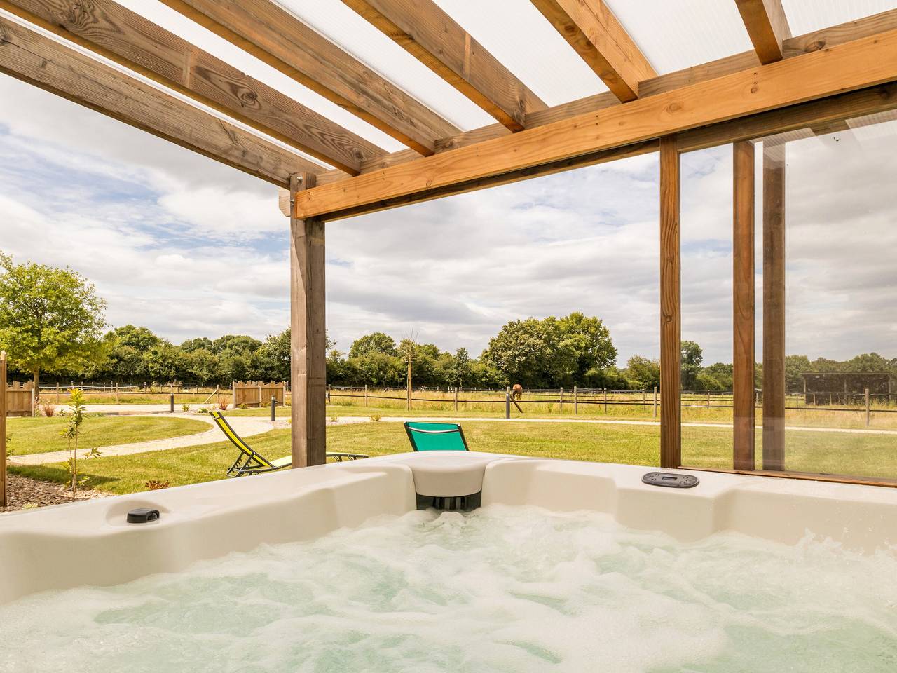 Modern farmhouse with spa, billiards, foosball, gym, hammam and Wi-Fi in Loireauxence, Loire Valley
