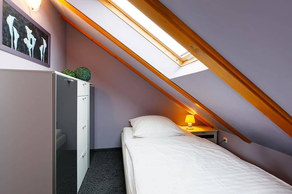 Preciosa casa de vacaciones privada para 8 personas con Tv, terraza y mascotas permitida in Krummin, Usedomer Norden