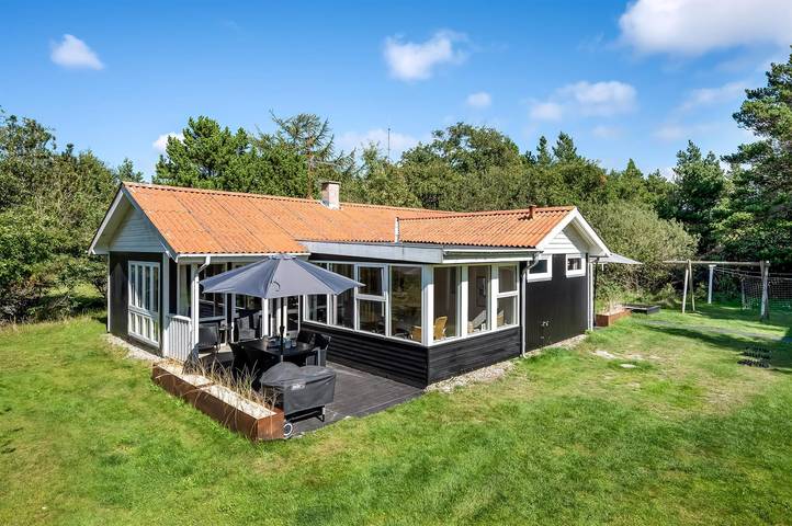 Ferienhaus für 8 Personen, mit Terrasse und Whirlpool sowie Sauna, mit Haustier in Vejers Strand