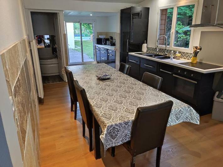 Location de vacances pour 12 personnes, avec piscine ainsi que jardin et vue à Saint-Vivien-de-Médoc - 4