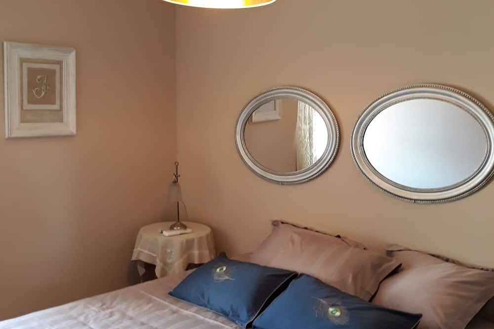 Ganze Wohnung, Appartement 2 Chambres Dans Mas Xviiie - Vaste Parc Arboré Avec Piscine in Robion, Regionaler Naturpark Luberon