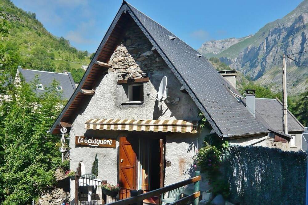 House + studio + garden in the heart of Gavarnie 6 pers in Gavarnie, Pyrenees National Park