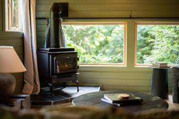 Log Cabin for 6 Guests in Alberni Clayoquot, Picture 1