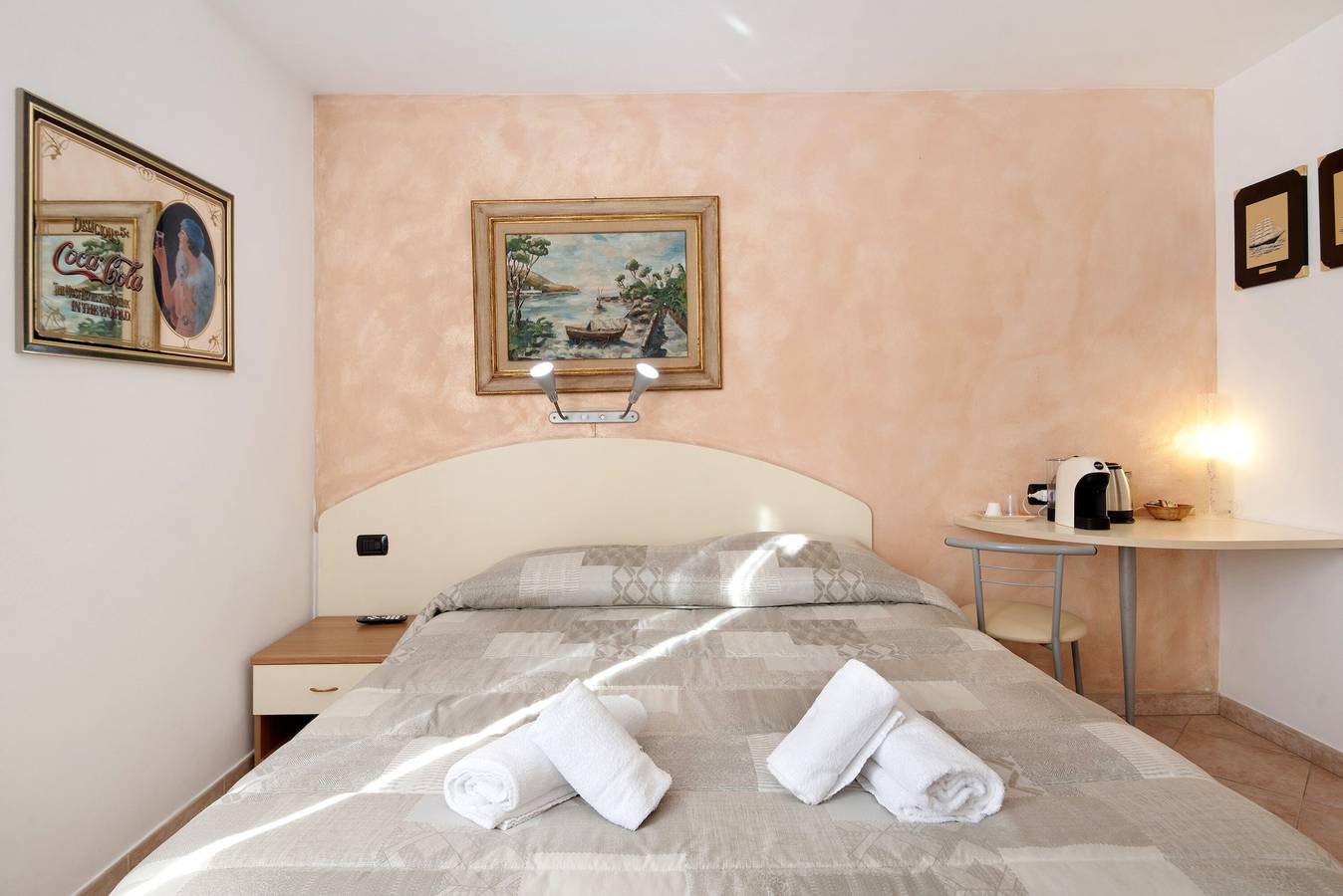 Zimmer 'Tulipano' mit Wi-Fi und Klimaanlage in Levanto, Levanto Kommune