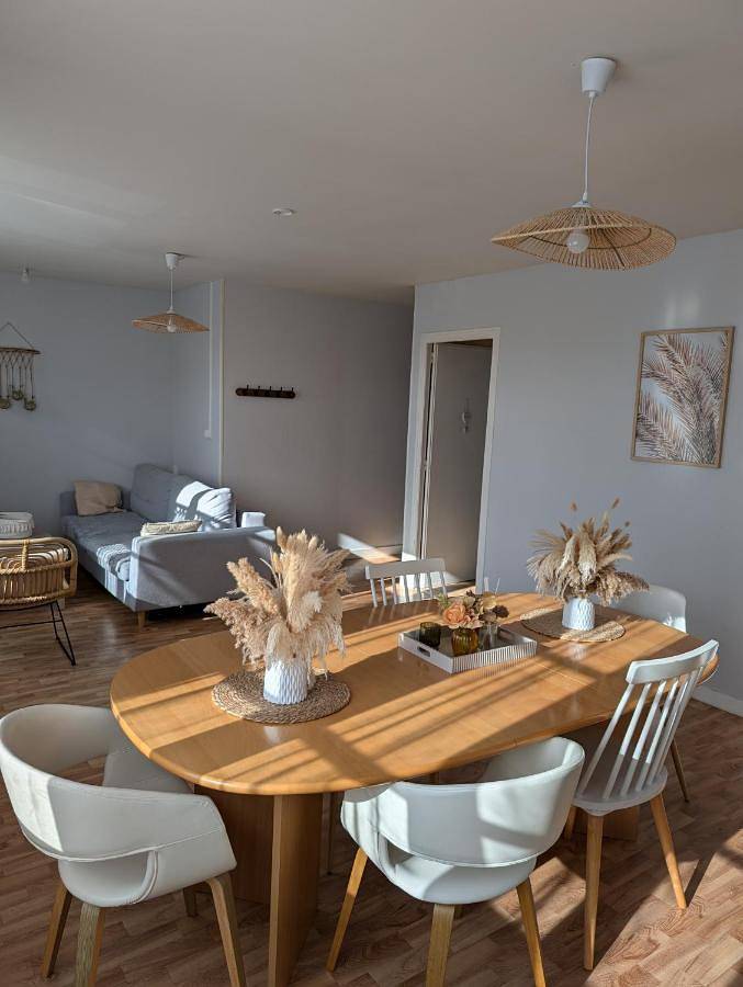Appartement entier, Gîte Le 101ème dans le centre de Ste Mère Église in Sainte-Mère-Église, Région de Cherbourg