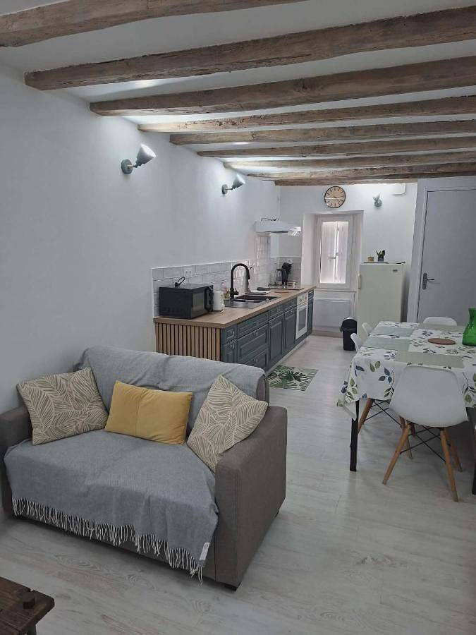 Appartement entier, Appartement calme et climatisé Chamaillard 2 in L'Île-Bouchard, Parc naturel régional Loire-Anjou-Touraine