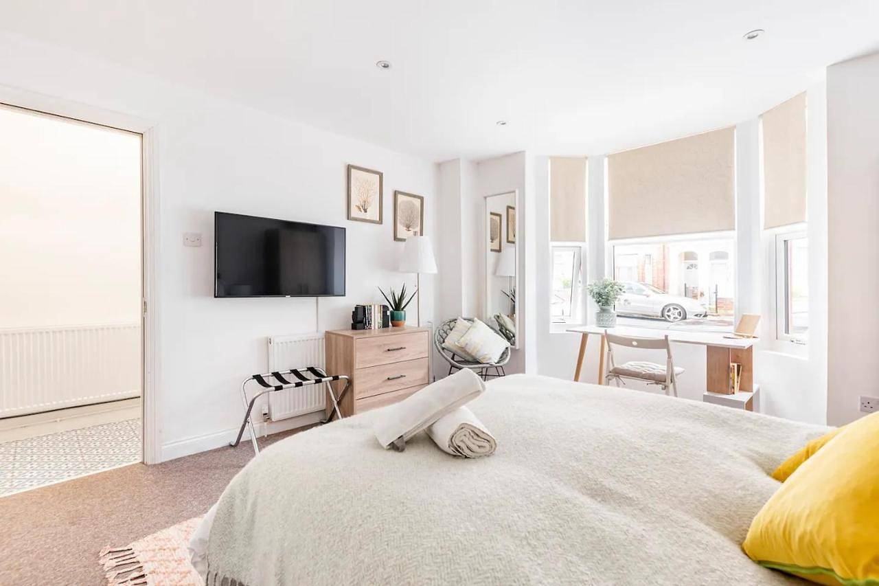 Double Room with Private Bathroom in Coventry, Birmingham Area