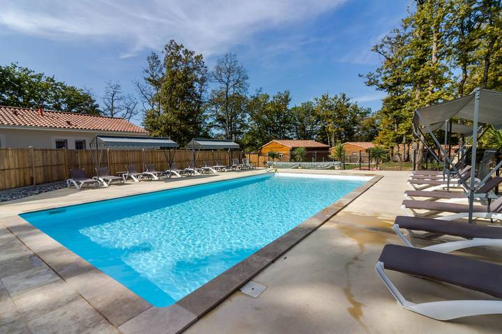 Maison de vacances pour 4 personnes, avec jardin et vue sur le lac en France - 2