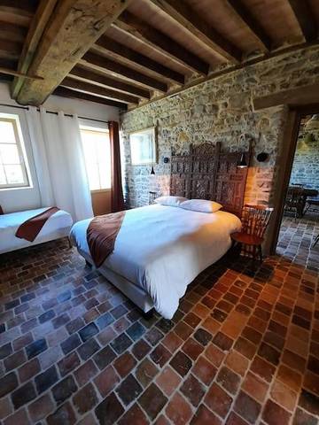 Gîte pour 9 personnes, avec jardin et terrasse à La Bouëxière