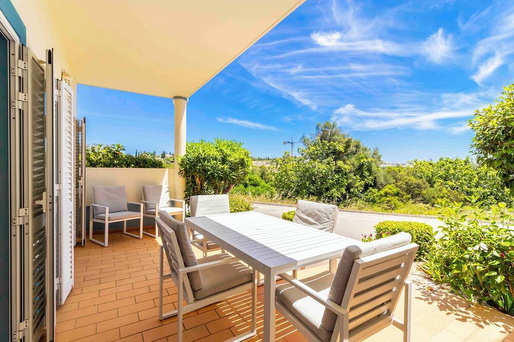 Cozy quiet cottage at the Meia Praia beach, close to the village of Lagos in Lagos, Faro Distrikt