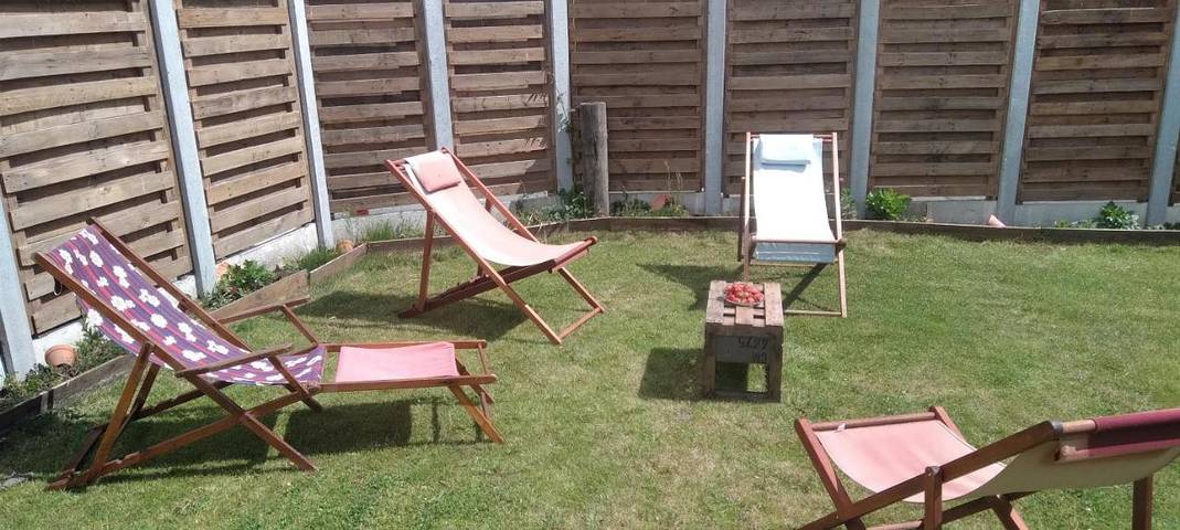 Location de vacances pour 6 personnes, avec jardin, adapté aux familles à Godewaersvelde