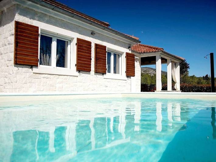 Villa pour 7 personnes, avec jardin et piscine à Šibenik - 2
