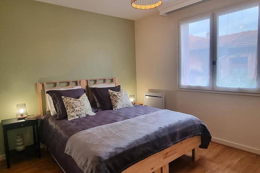 Spacious and comfortable lodging with terrace in Roanne in Roanne, Roanne region