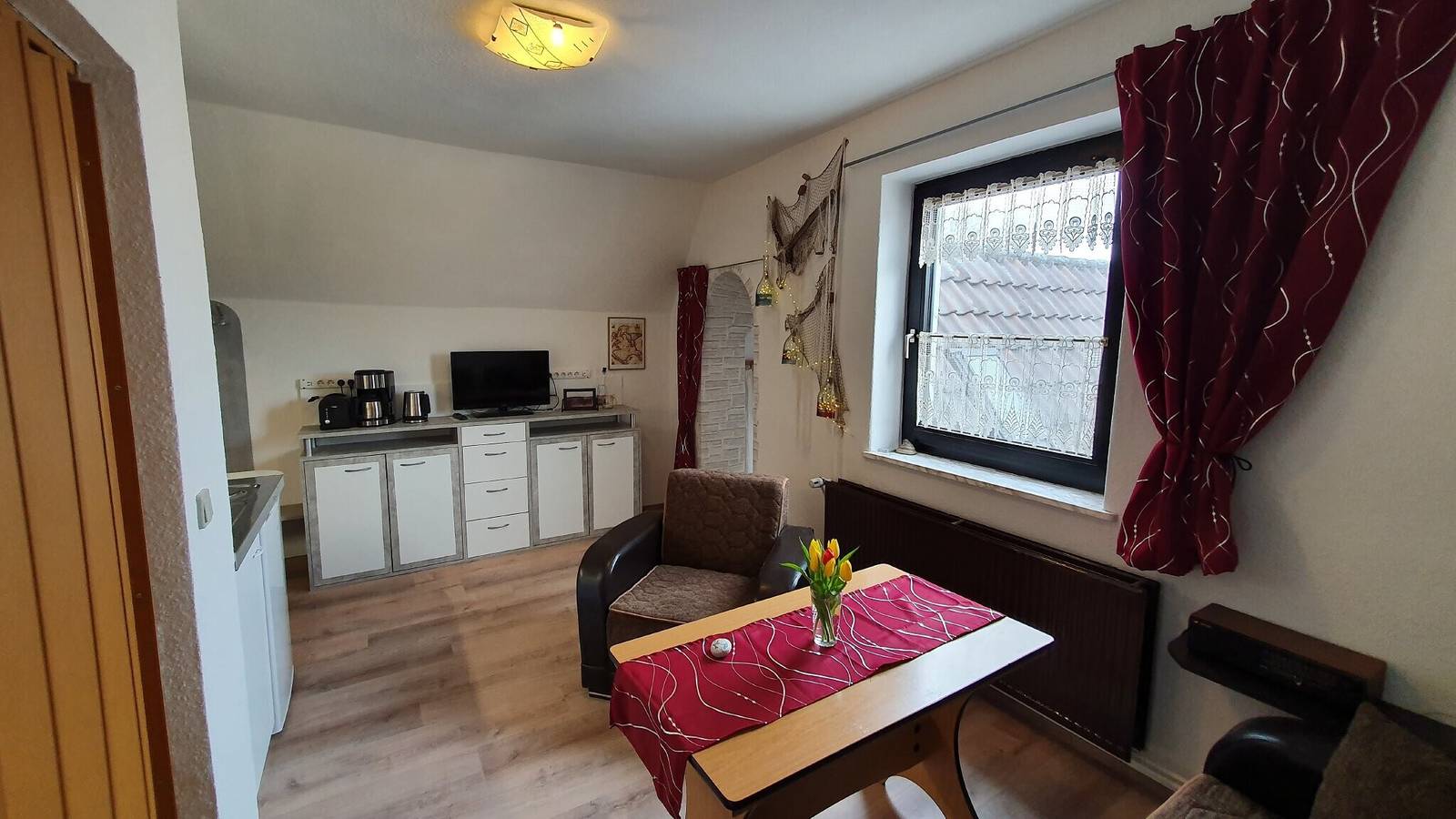 Entire apartment, Apartment 'Hiddenseeblick 1' with Sea View, Shared Terrace and Wi-Fi in Naturstrand Dranske, Ruegen