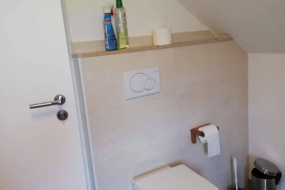 Ganze Wohnung, Bodensee-Ferienwohnung im Uhldingen mit Balkon zwischen Insel Mainau - Konstanz in Oberuhldingen, Uhldingen-Mühlhofen