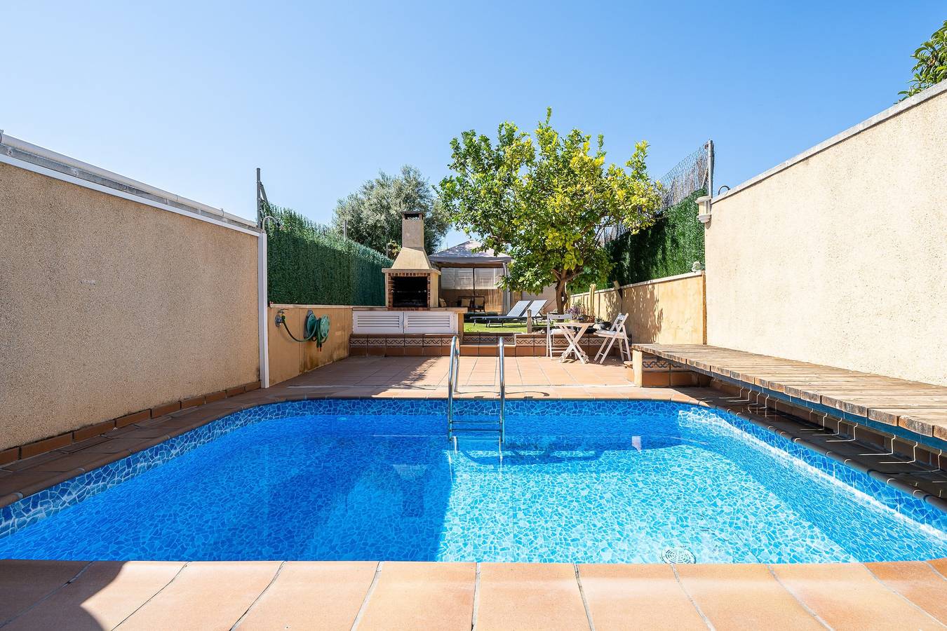 Casa vacanze "Another Day in Paradise" con vista montagna, piscina e Wi-Fi in Calafell, Costa Daurada