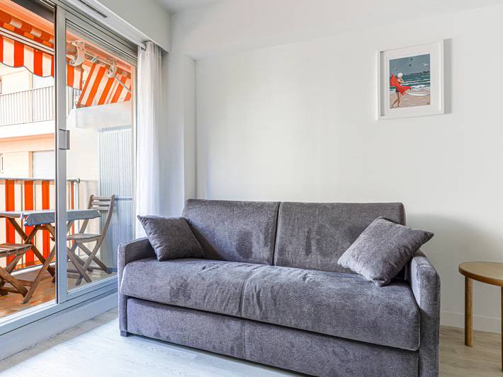 Vacation rental for 2 people, with terrace and view, with pets in France