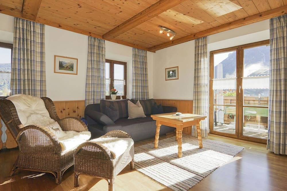 Ganze Wohnung, Ferienwohnung Flieder für 2 Personen mit Balkon, Tv, Küchenzeile, 45 qm in Inzell, Bayerische Alpen