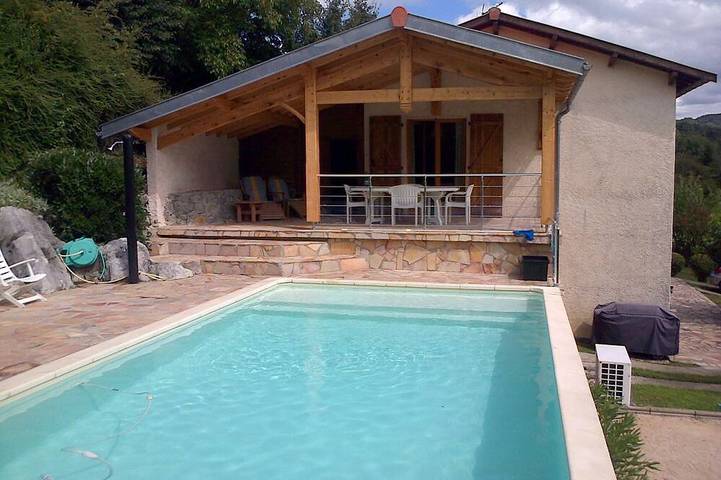 Location de vacances pour 8 personnes, avec balcon et jardin, animaux acceptés à Estadens