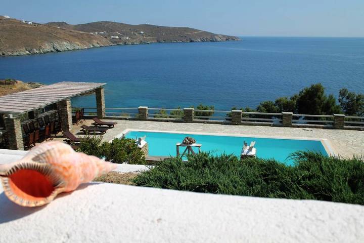 Appart’hôtel pour 3 personnes, avec Balcon et Terrasse ainsi que Jardin et Piscine