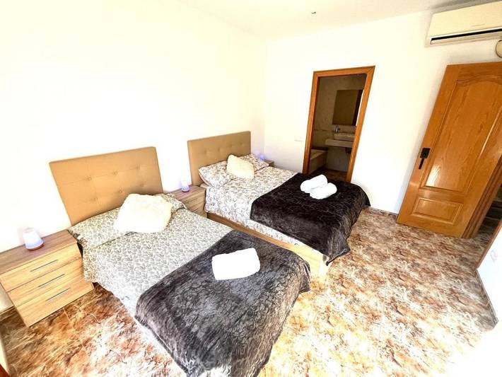 Gîte pour 8 personnes, avec balcon et vue à Sant Esteve Sesrovires - 2