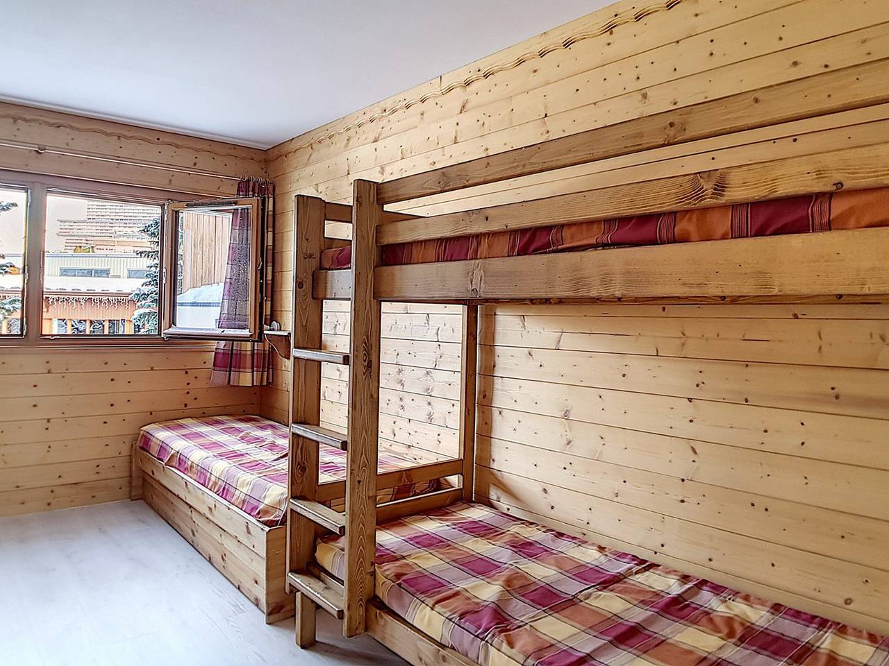 Ganze Wohnung, Helle 2-Zimmer Wohnung - 5 Pers - Süd-Balkon in Les Menuires, Saint-Martin-de-Belleville