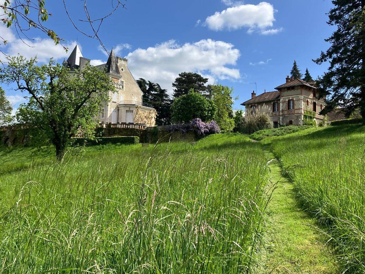 Le château La Villaine Magnifique château au cœur de la Touraine in Esvres, Région de Tours