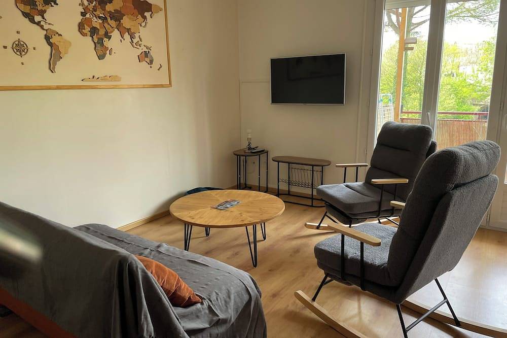 Ganze Wohnung, T3 apartment on the banks of the Gers near the town center in Auch, Gers