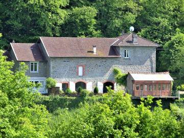 Gîte pour 4 personnes, avec jacuzzi et jardin à Saint-Julien-le-Petit