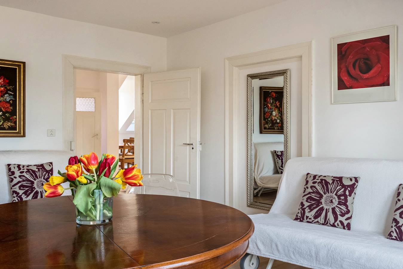 Apartamento inteiro, Acolhedor apartamento de férias "Alpenrose" perto do centro histórico com varanda e jardim in Kreuzlingen, Turgóvia