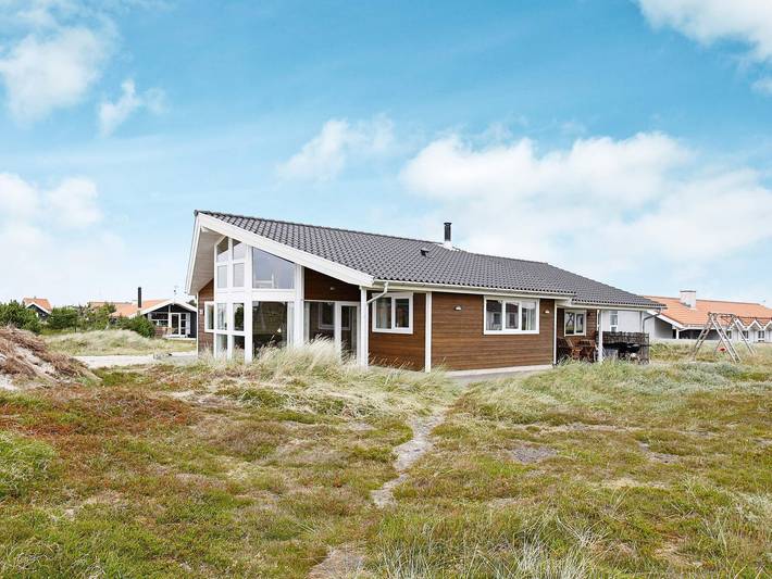 Ferienhaus für 10 Personen, mit Terrasse und Sauna in Klitmøller